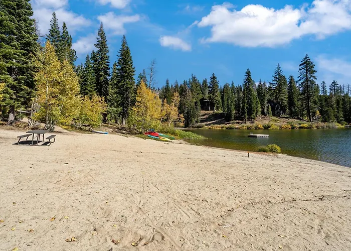 Sunny Studio Ski Loft - Creekside #103